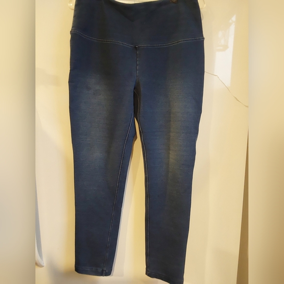 Mixed Blue & White Tops & Bottoms M/L Prints Bundle - Picture 10 of 11